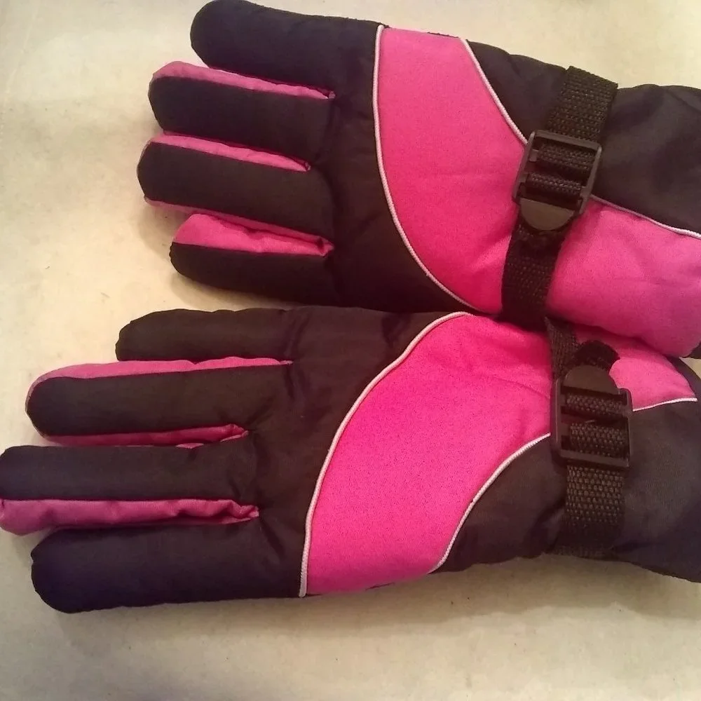 Winter Ski Snow Gloves Pink/Black Pair Are Size: One Size New GET WINTER READY..
